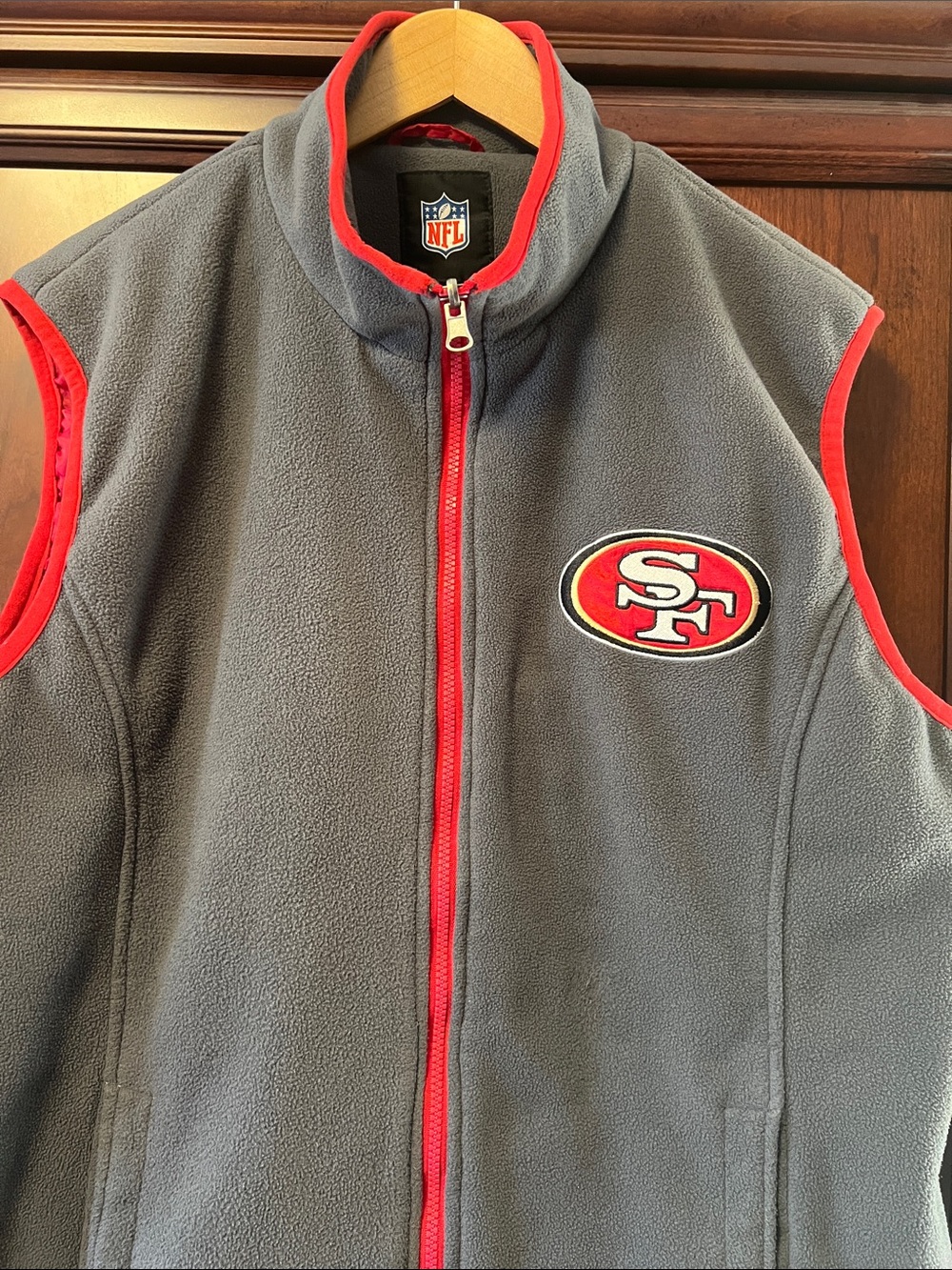 Like New NFL San Francisco 49ers Rare Custom Gray & Red Fleece Sportswear Vest!